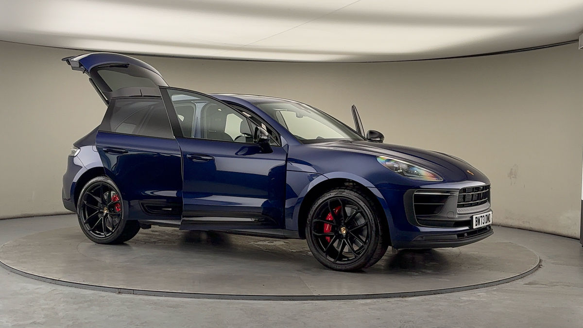 More views of Porsche Macan