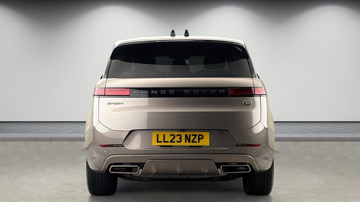 Land Rover Range Rover Sport Image 4