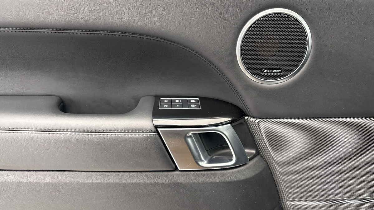 Land Rover Range Rover Sport Image 19
