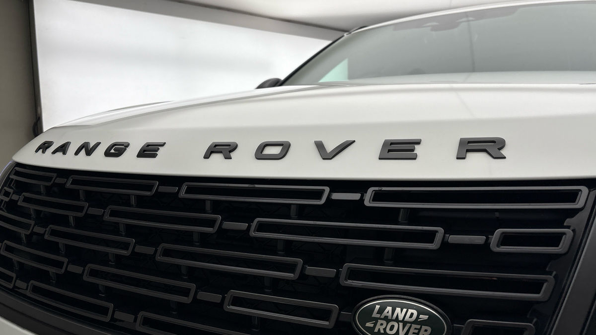 Land Rover Range Rover Velar Image 24