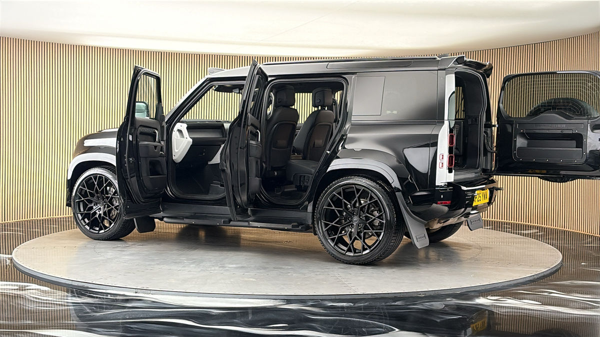 More views of Land Rover Defender 110