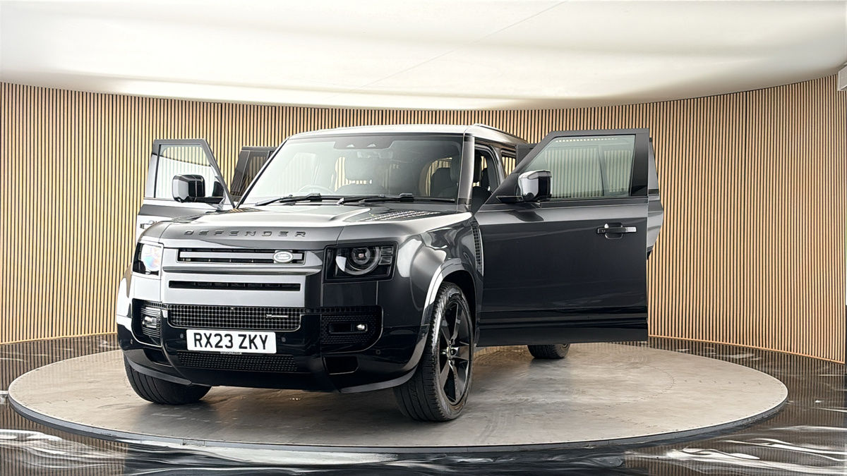 More views of Land Rover Defender 110