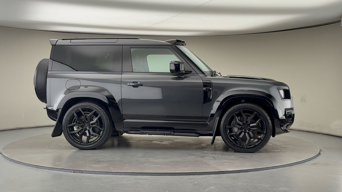 More views of Land Rover Defender 90