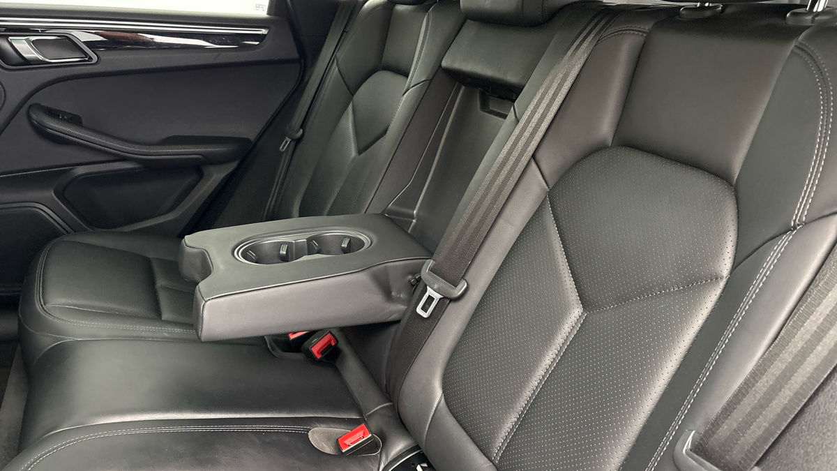 Porsche Macan Image 9