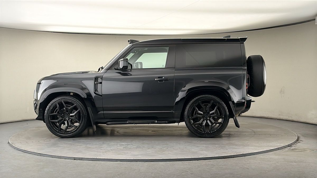 More views of Land Rover Defender 90