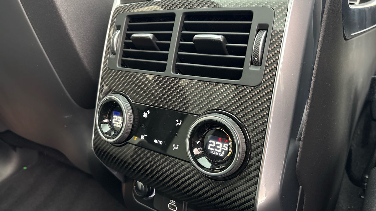 Land Rover Range Rover Sport Image 26