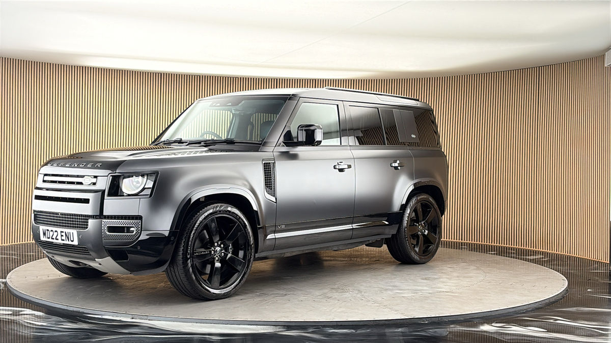 Land Rover Defender 110 Image 20
