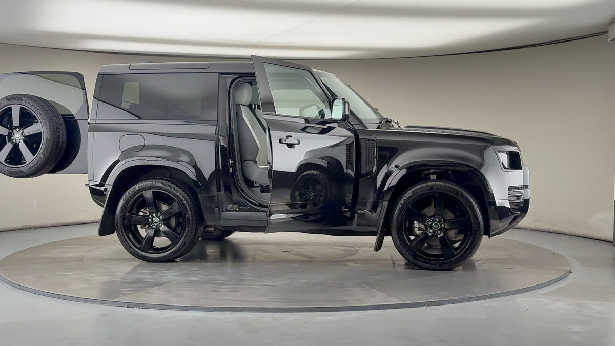 More views of Land Rover Defender 90