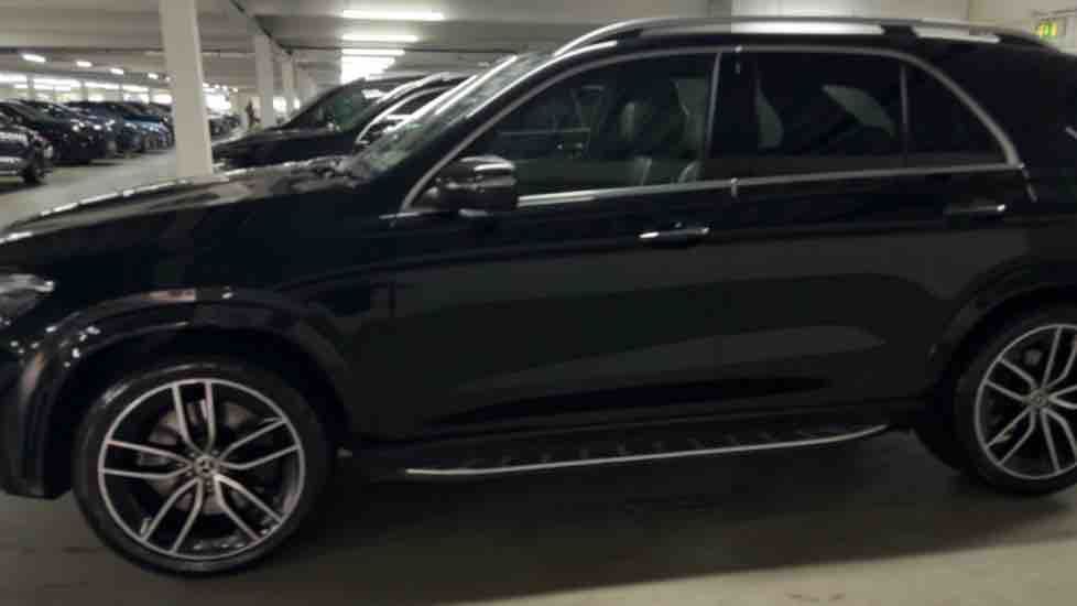 More views of Mercedes-Benz GLE