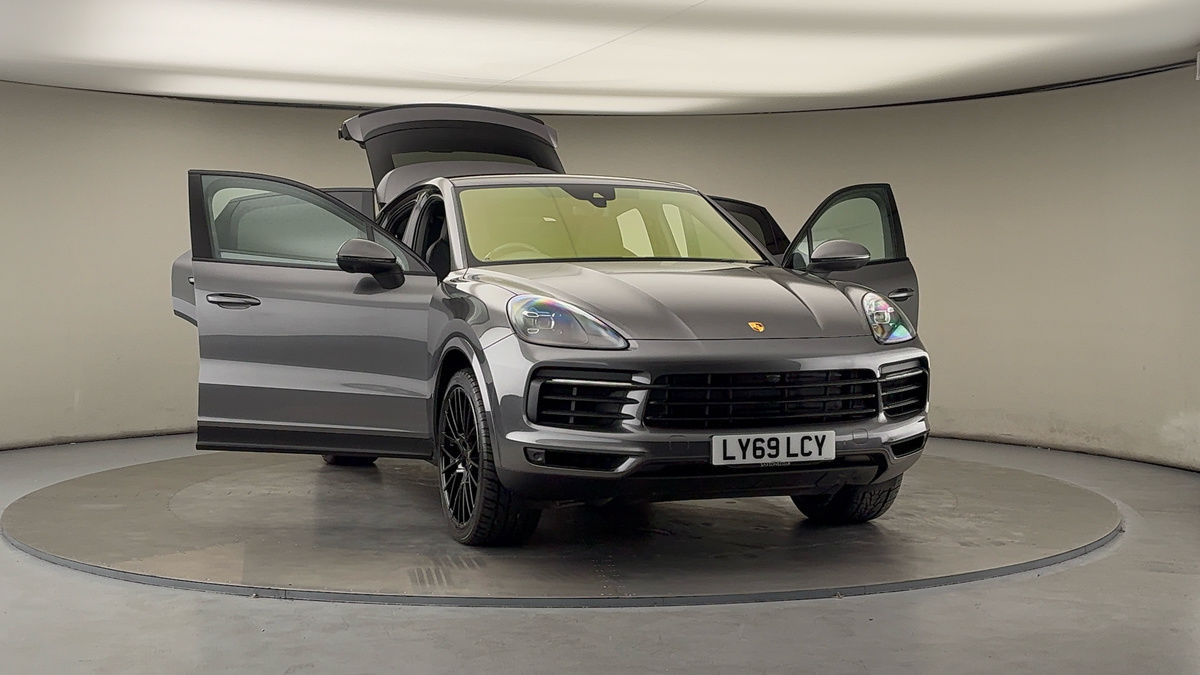 More views of Porsche Cayenne