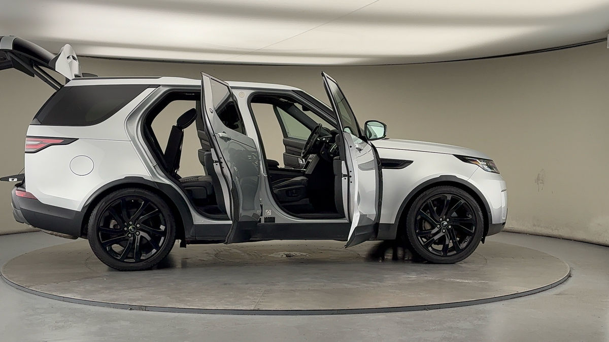 More views of Land Rover Discovery