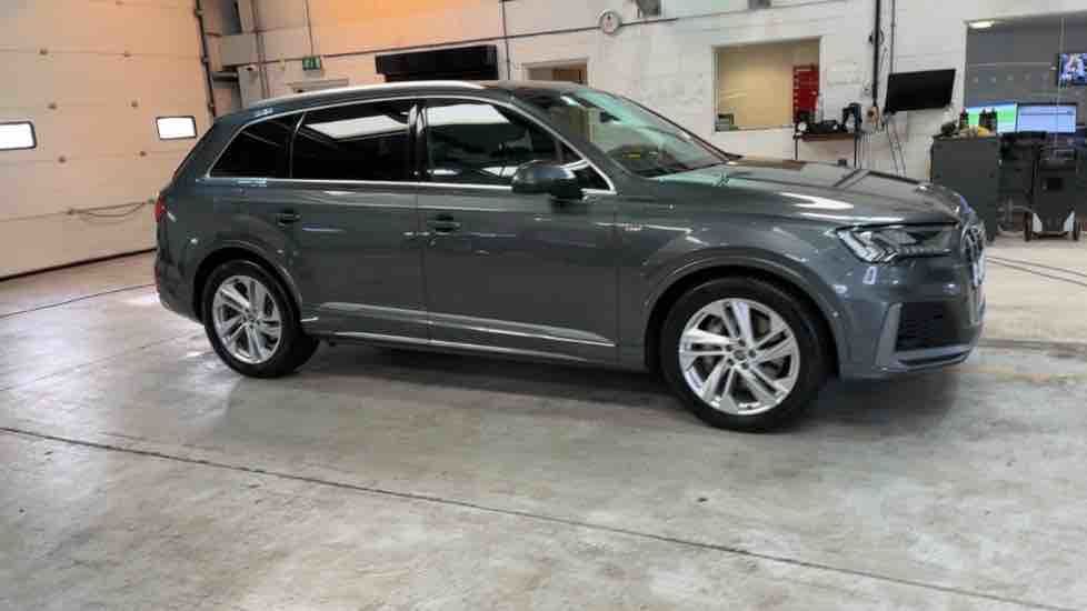 More views of Audi Q7