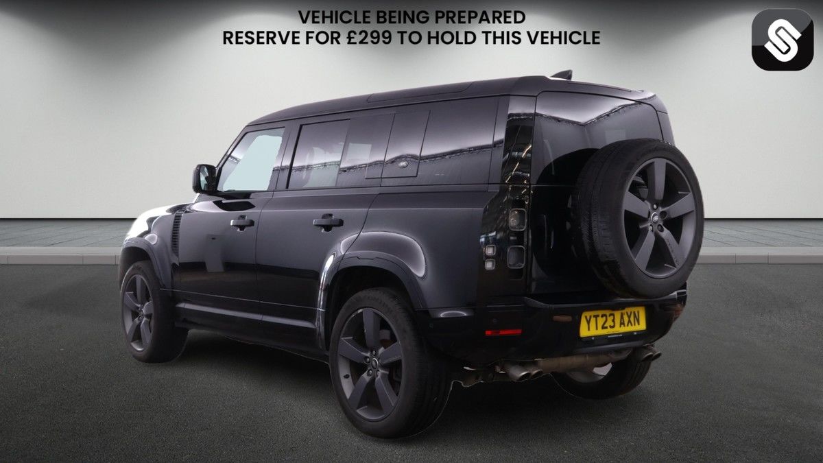 Land Rover Defender 110 Image 3