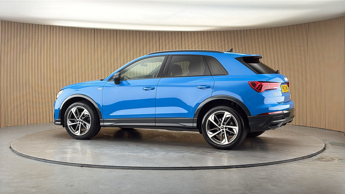 More views of Audi Q3