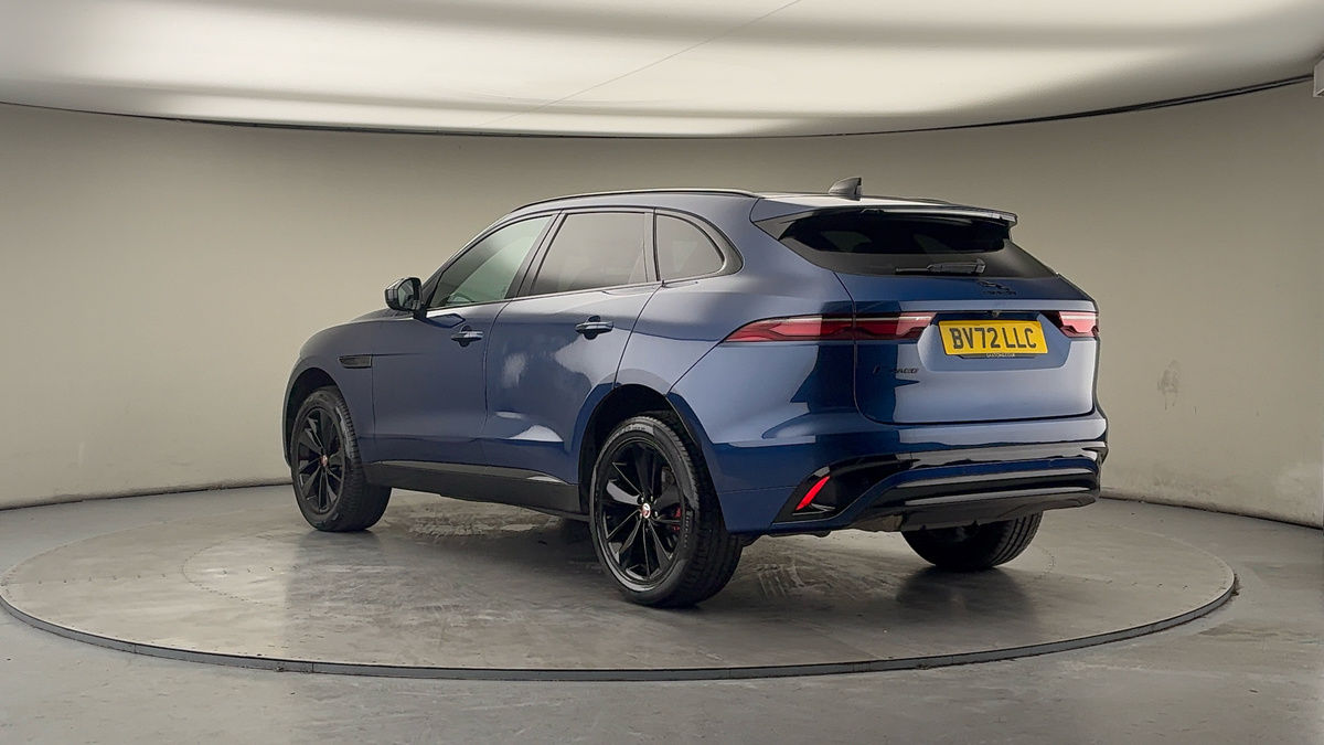 Jaguar F-PACE Image 2
