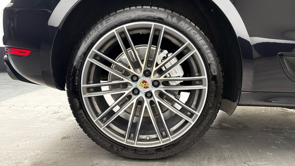 Porsche Macan Image 10
