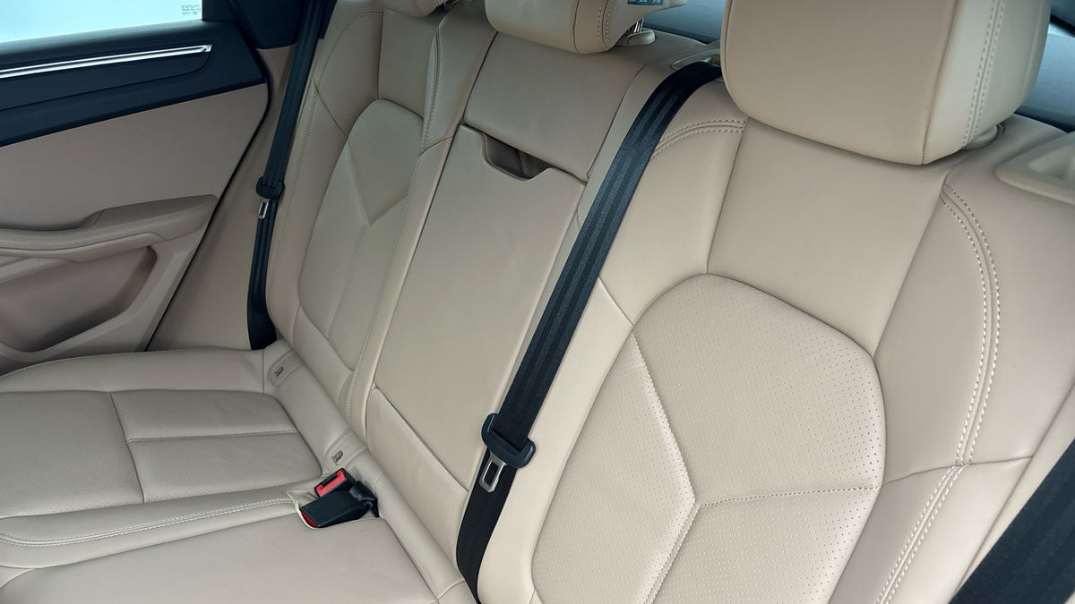 Porsche Macan Image 8