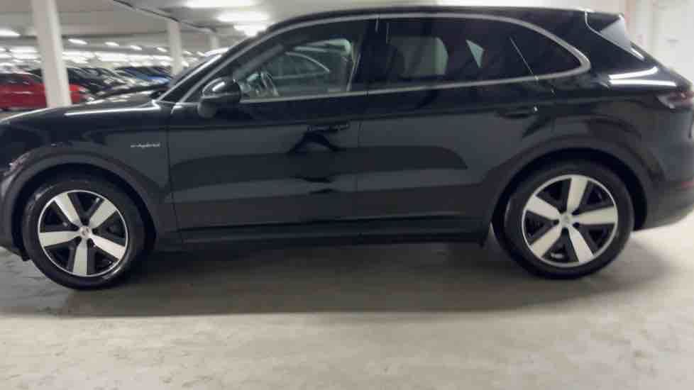 More views of Porsche Cayenne