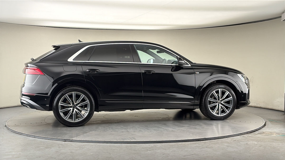 More views of Audi Q8