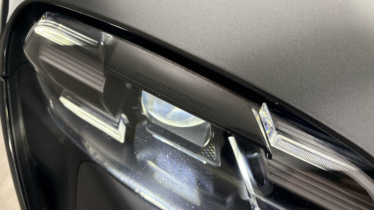 Porsche Taycan Image 25