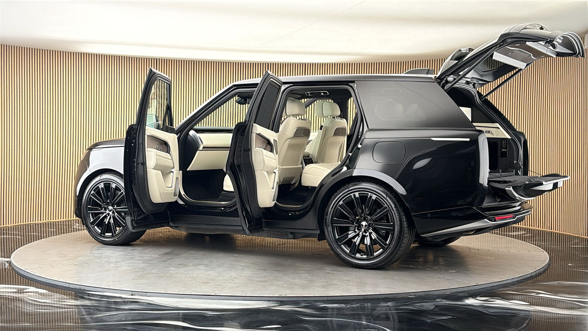 More views of Land Rover Range Rover