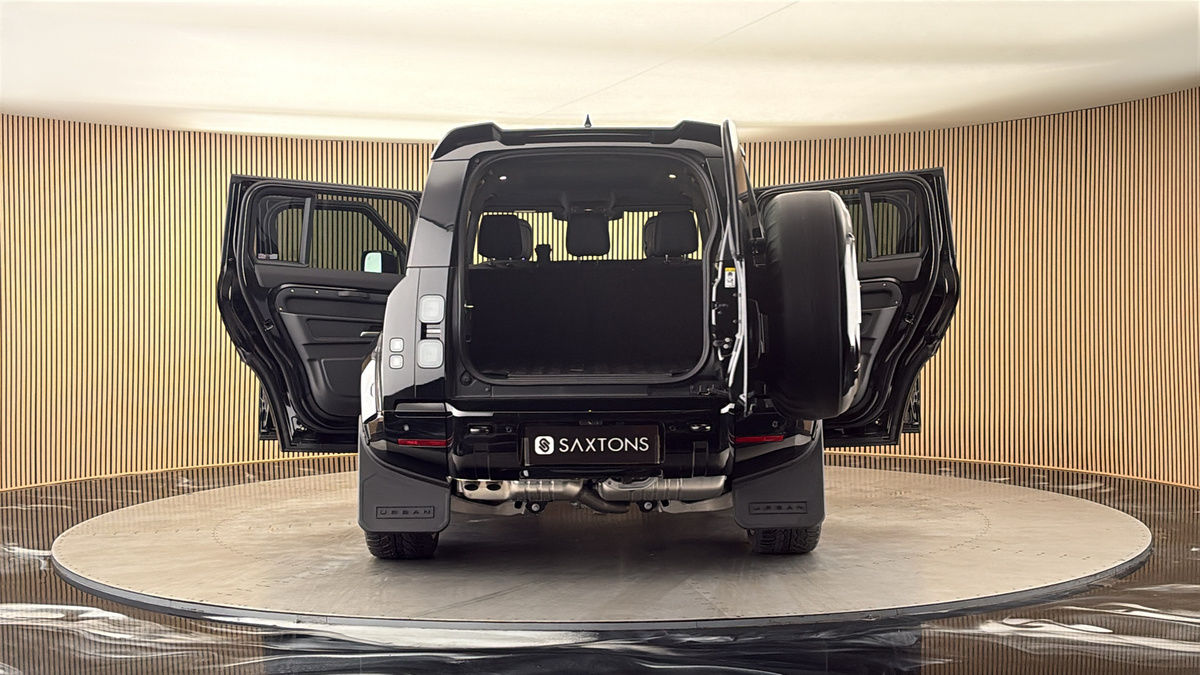 More views of Land Rover Defender 110