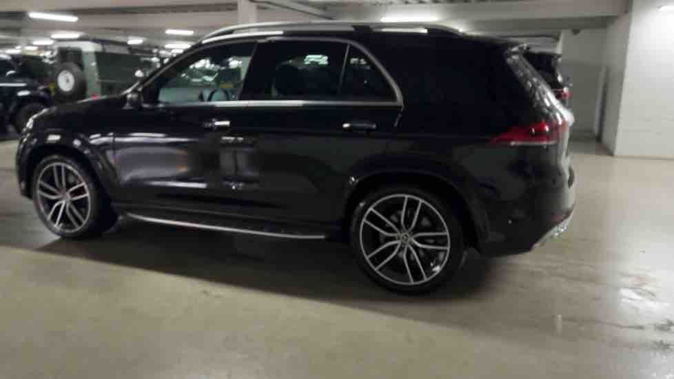 More views of Mercedes-Benz GLE
