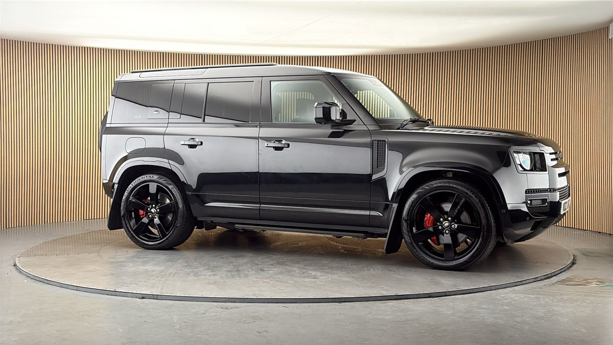 More views of Land Rover Defender 110