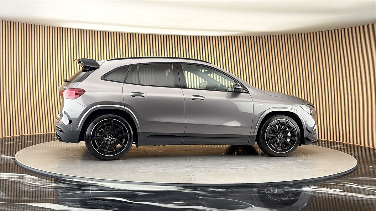 More views of Mercedes-Benz GLA
