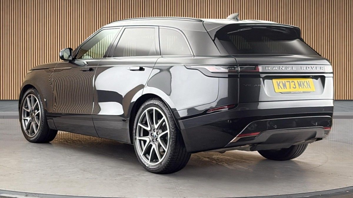 Land Rover Range Rover Velar Image 2