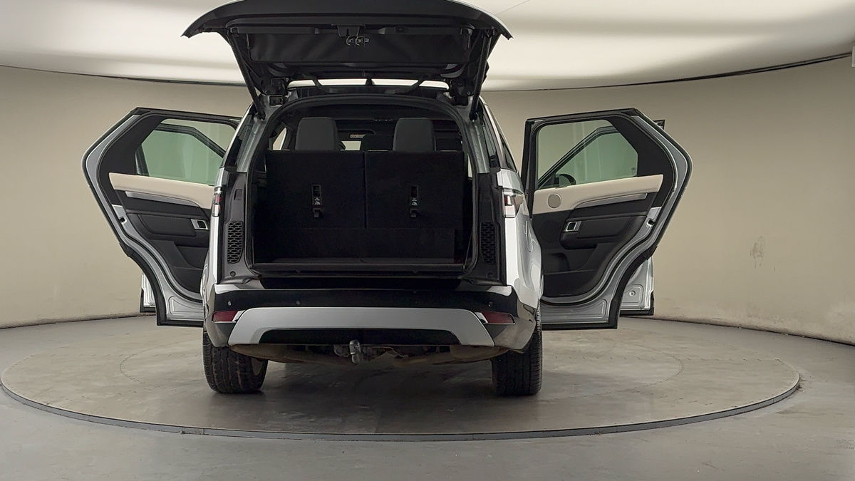 More views of Land Rover Discovery