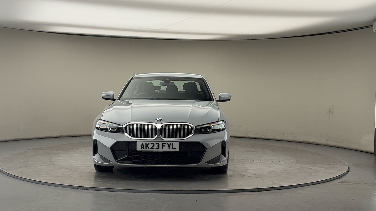 BMW 3 Series Image 3