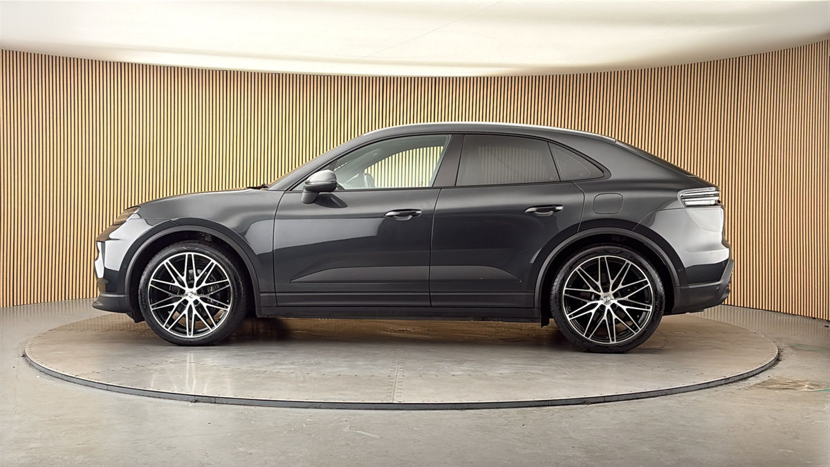 More views of Porsche Macan