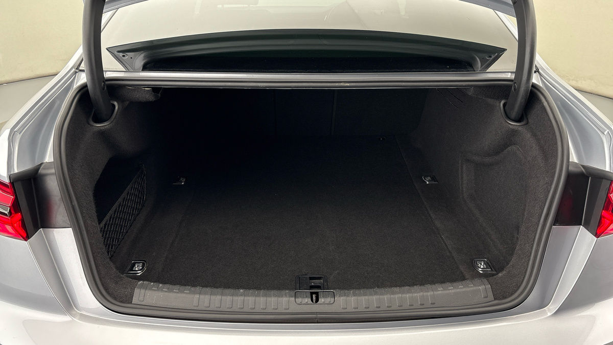 Audi A6 Saloon Image 11