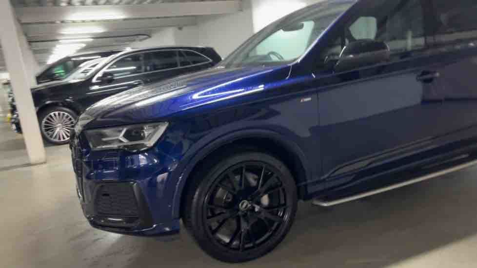 More views of Audi Q7