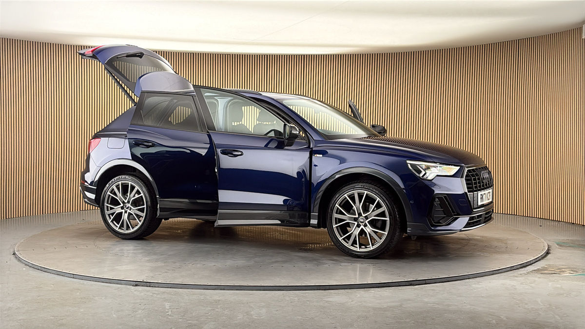 More views of Audi Q3