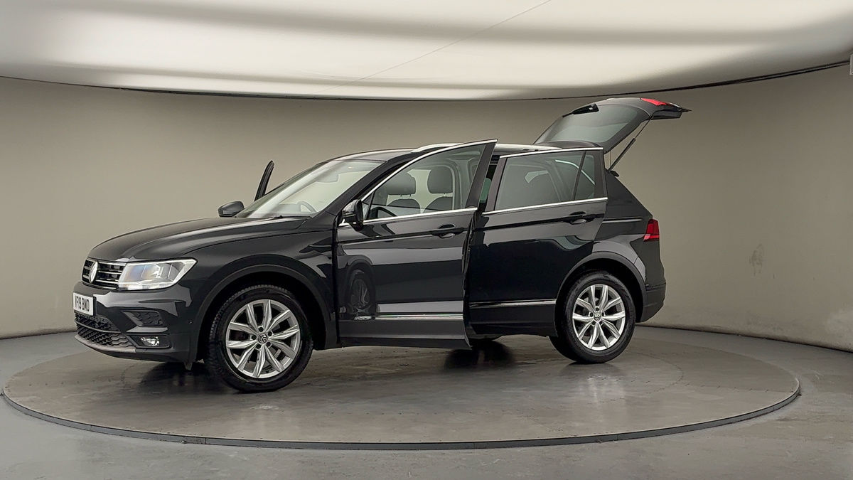 More views of Volkswagen Tiguan