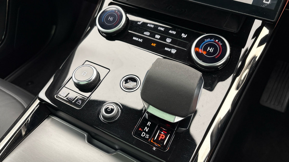 Land Rover Range Rover Sport Image 26