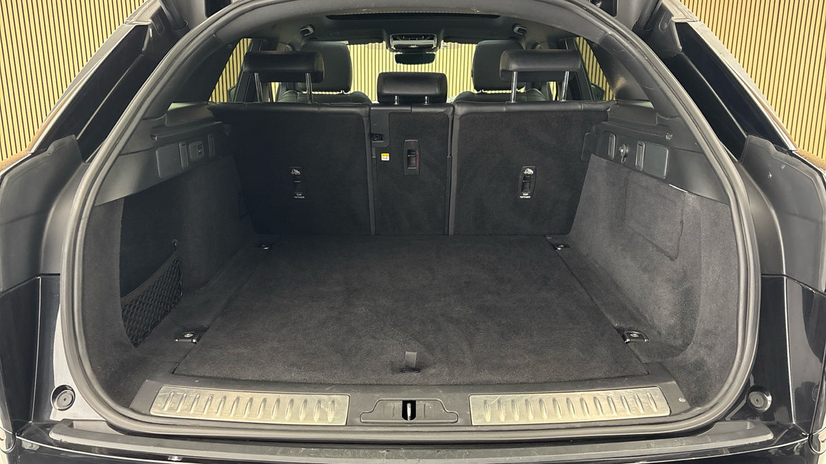More views of Land Rover Range Rover Velar