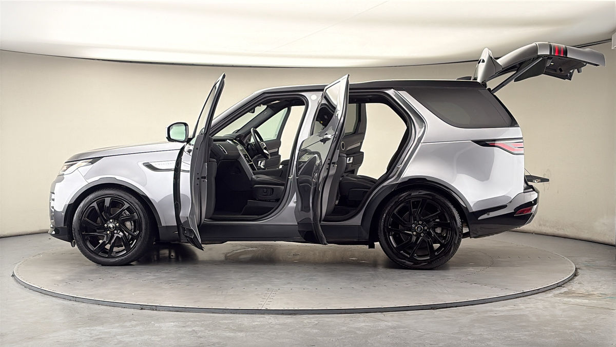 More views of Land Rover Discovery