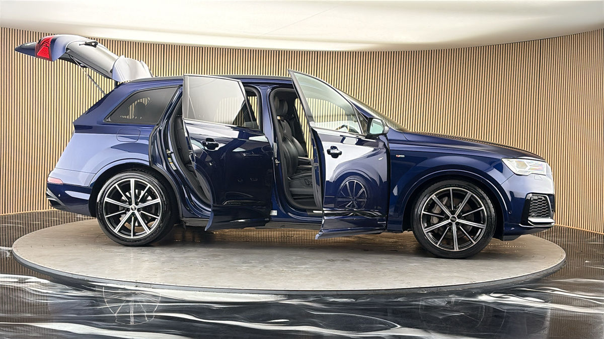 More views of Audi Q7
