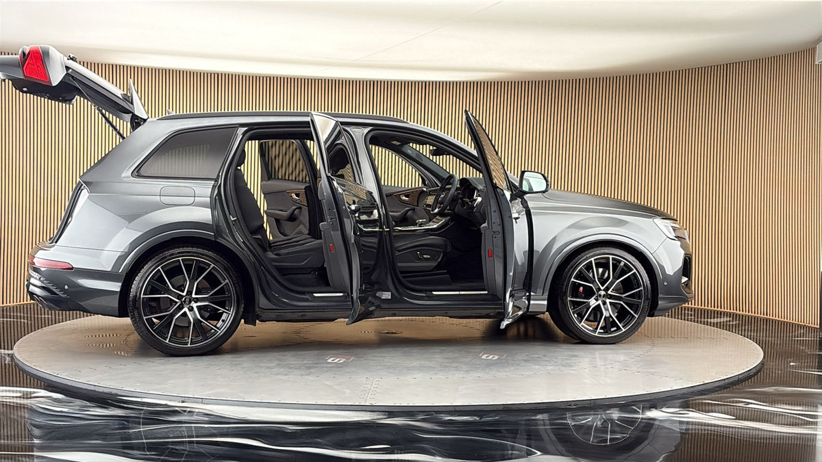 More views of Audi SQ7