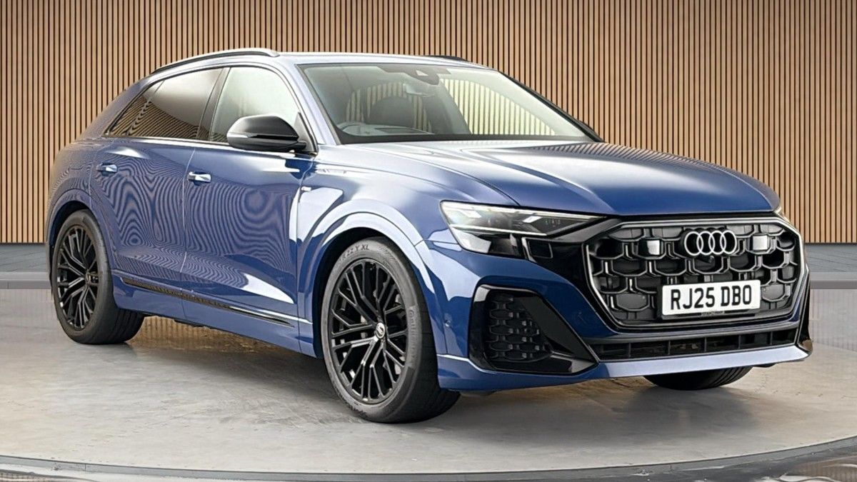 Audi Q8 Sticky Header Image
