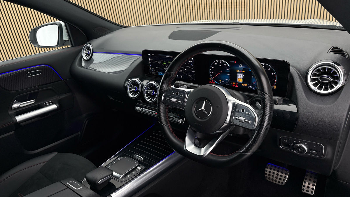 Mercedes-Benz GLA Image 5