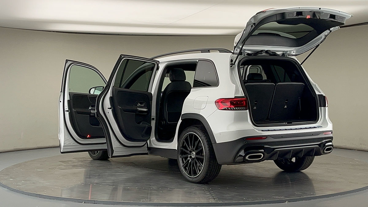 Mercedes-Benz GLB Image 23