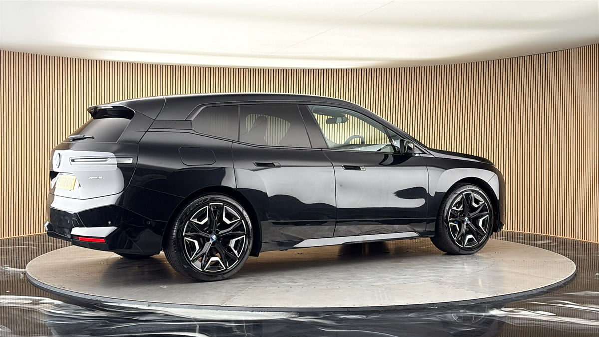 More views of BMW iX