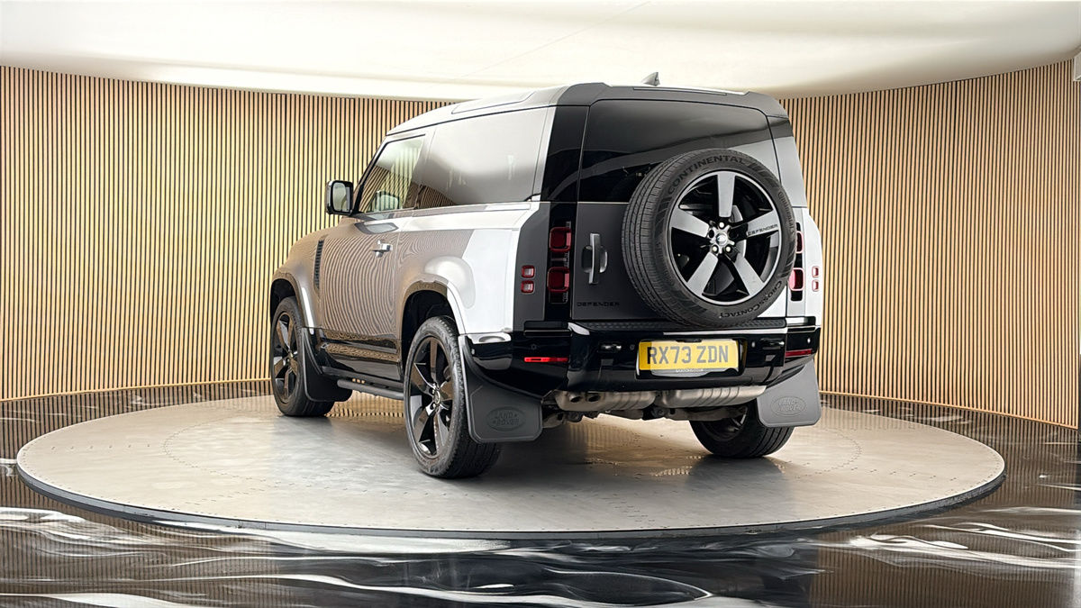 More views of Land Rover Defender 90