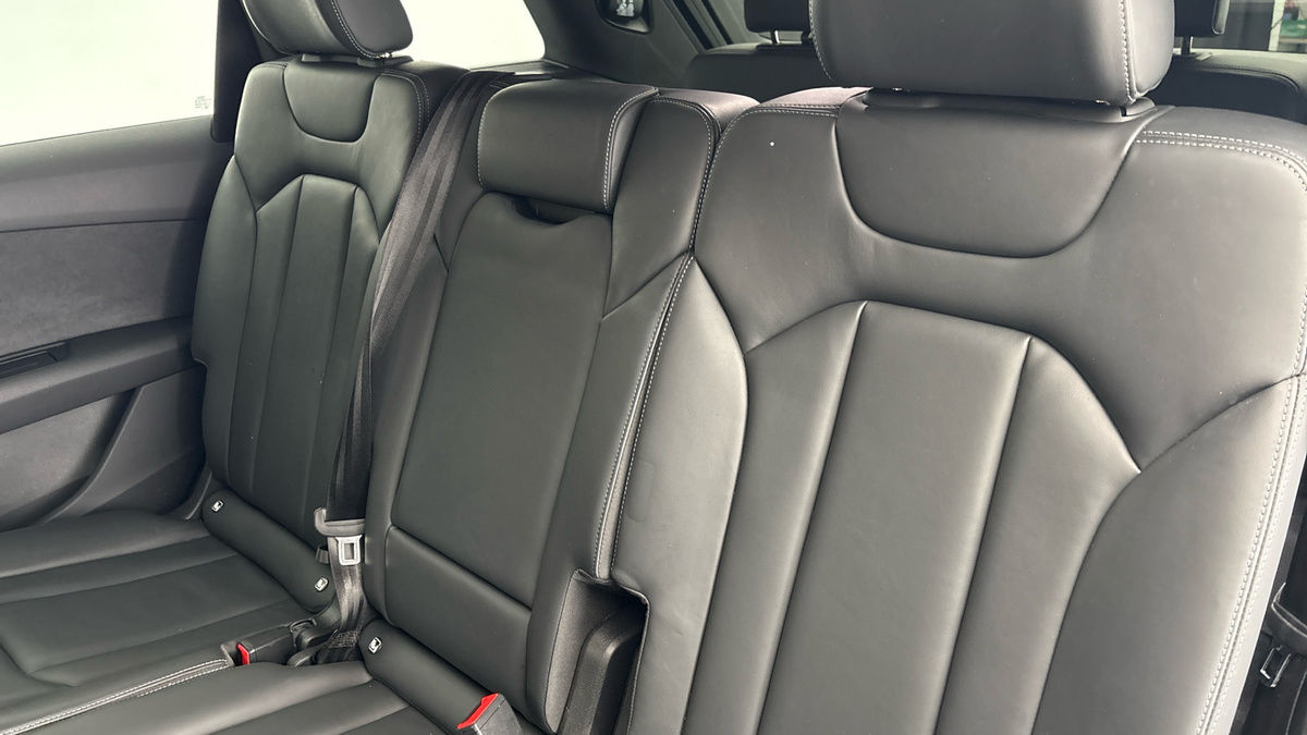 Audi Q7 Image 8