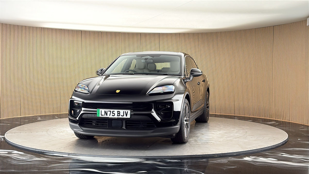 More views of Porsche Macan