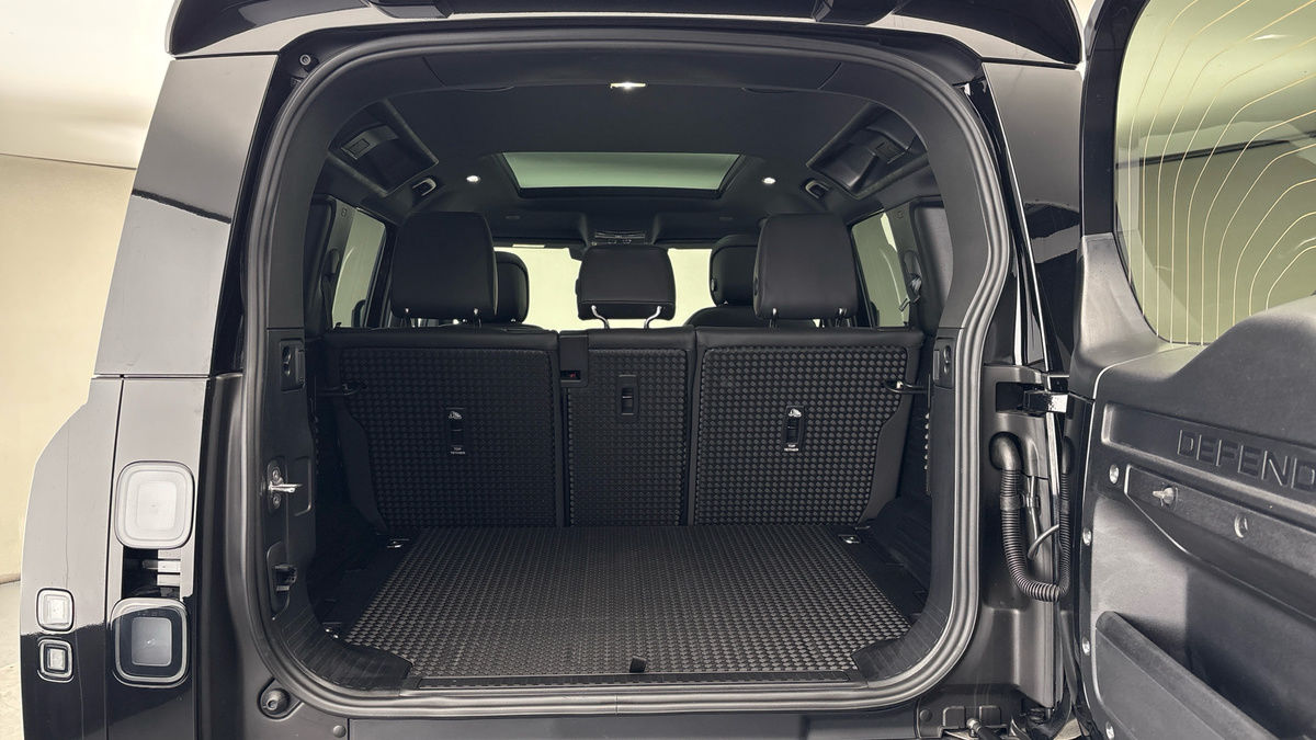 Land Rover Defender 110 Urban Image 11